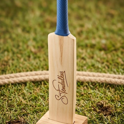 SIGNATURE BAT